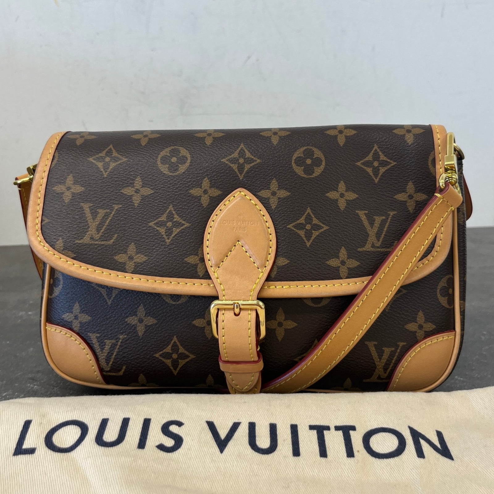 Women's Monogram Diane Satchel Bag Brown - Photo 13