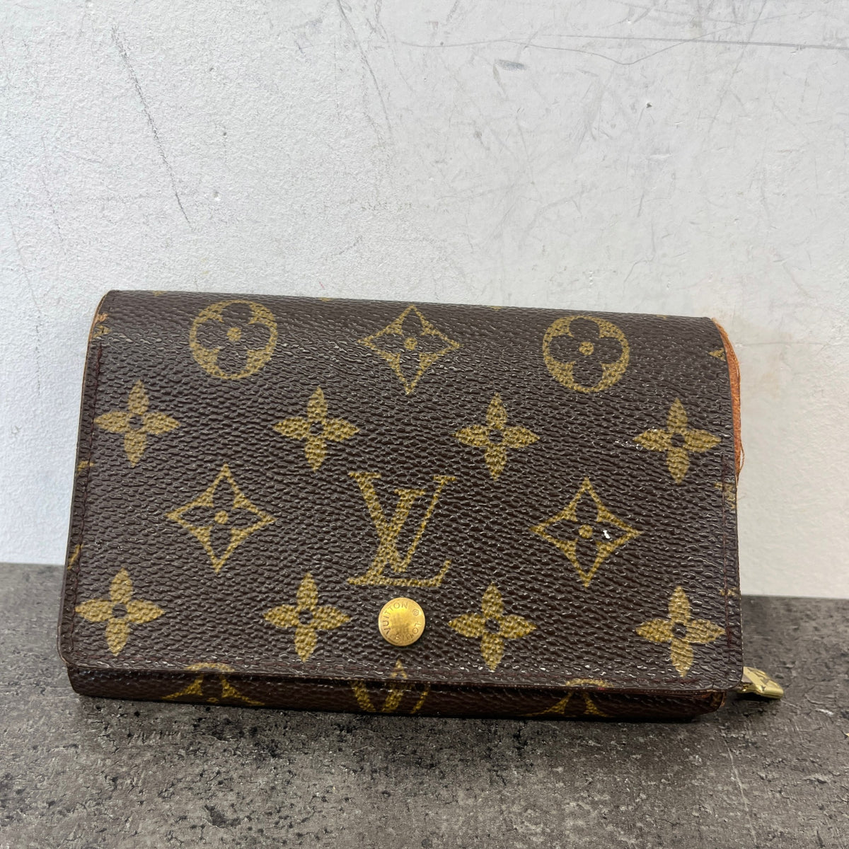 Women's Monogram Porte-Monnaie Trésor Wallet Brown - Photo 12