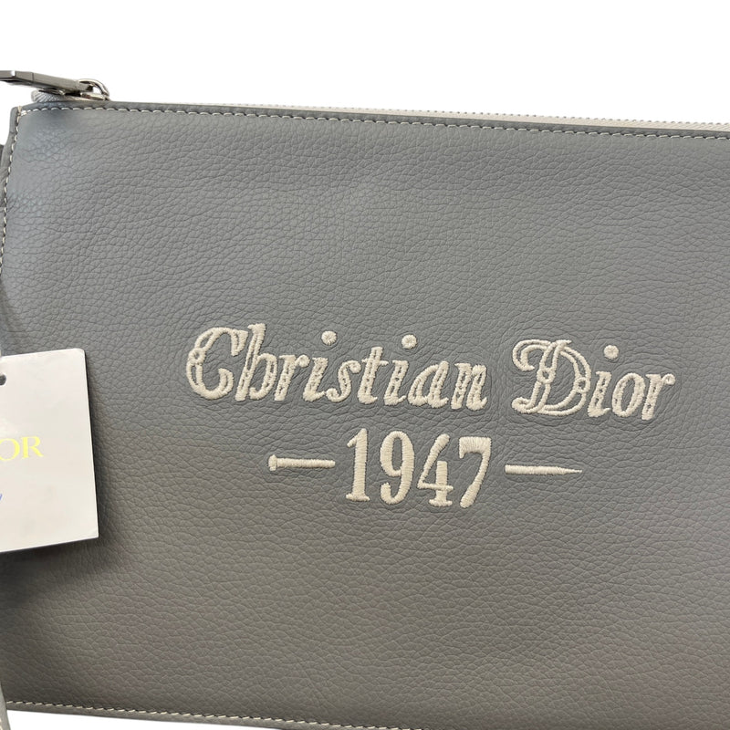 Men's 1947 Embroidered Logo Pouch Grey