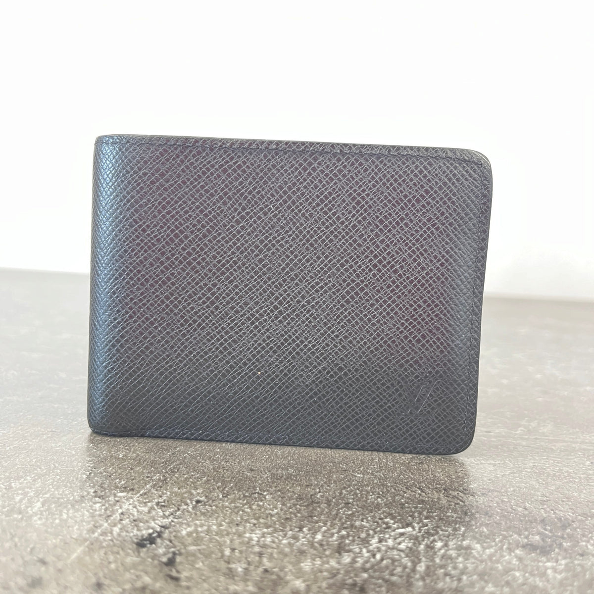 Men's Bifold Embossed Logo Wallet Black - Photo 9