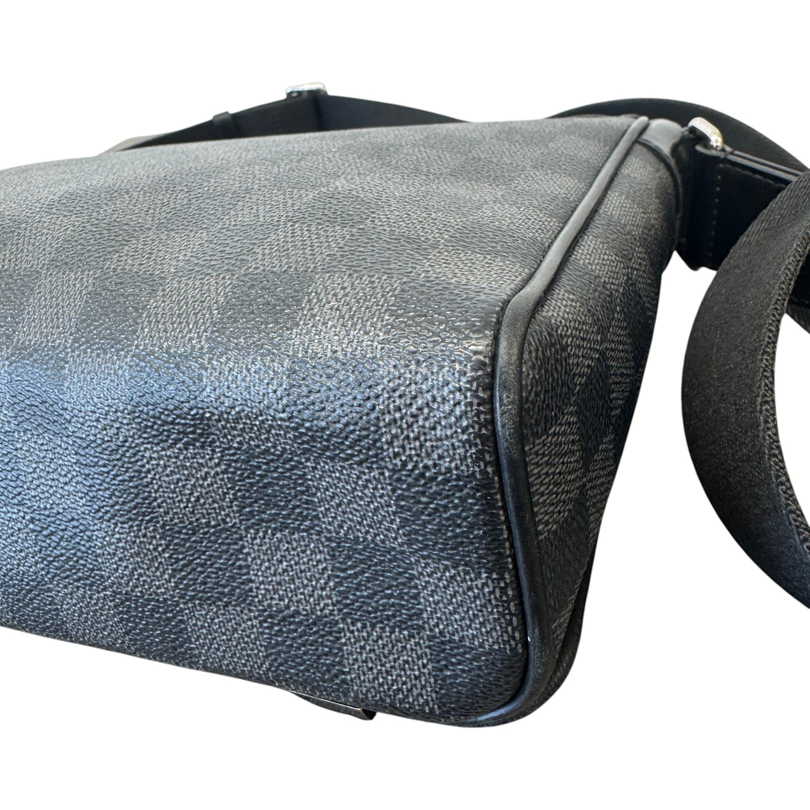 Men's Damier Graphite District PM Messenger Bag Black - Photo 9