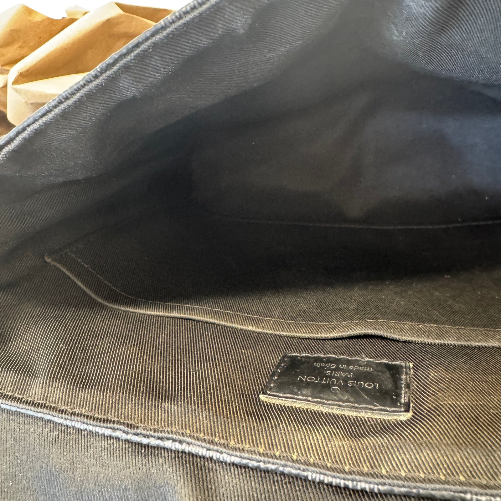 Men's Damier Graphite District PM Messenger Bag Black - Photo 15