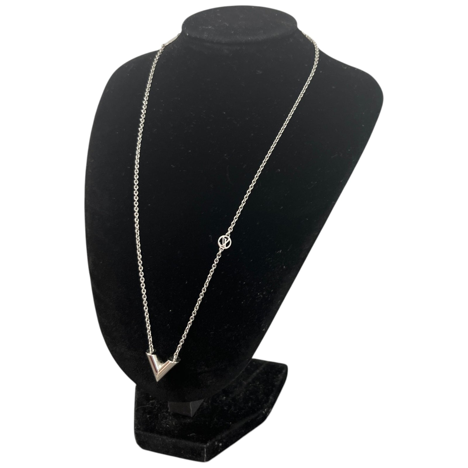 Women's Essential V Supple Necklace Silver - Photo 4