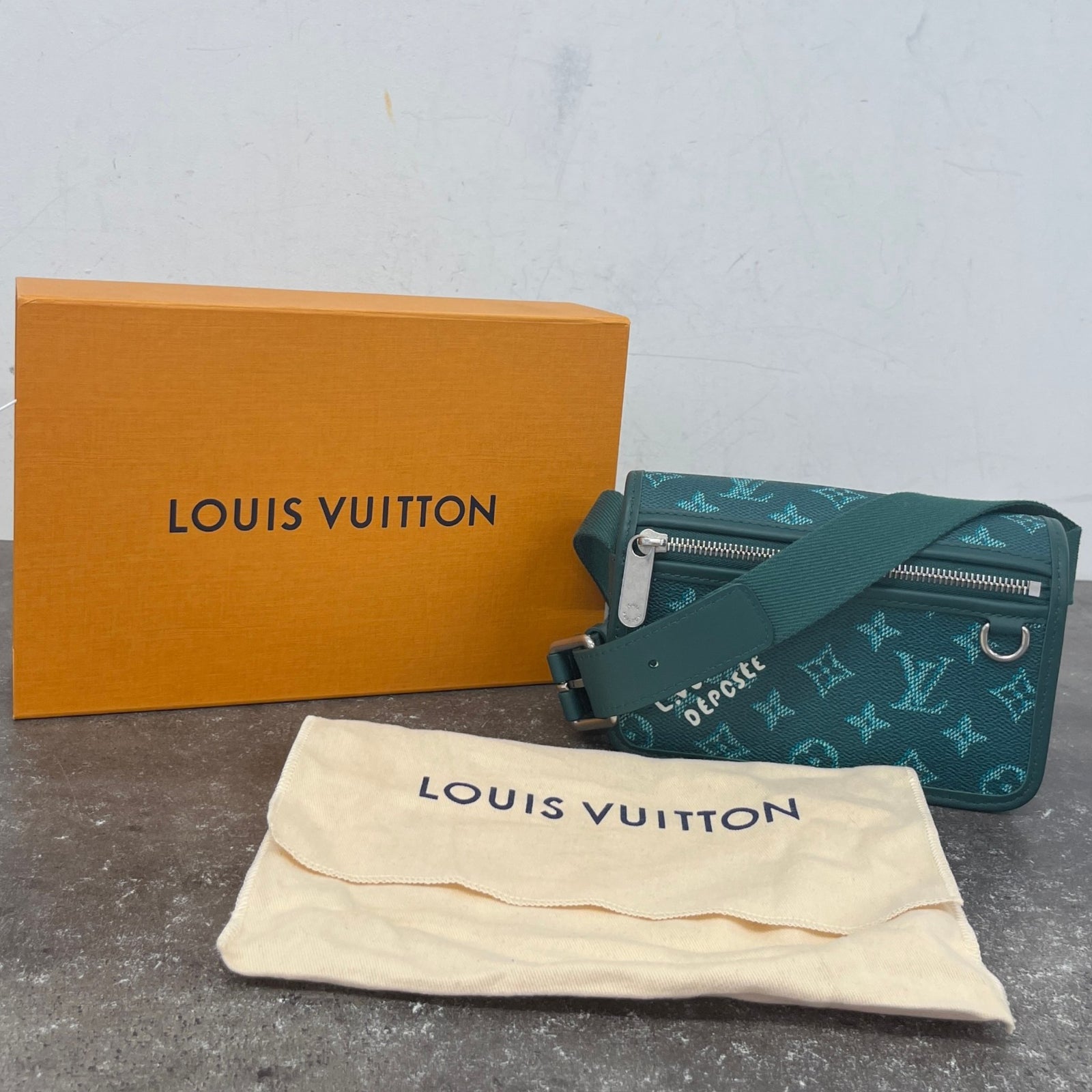 Men's Monogram Heritage Bosphore Wearable Wallet Messenger Bag Green - Photo 11