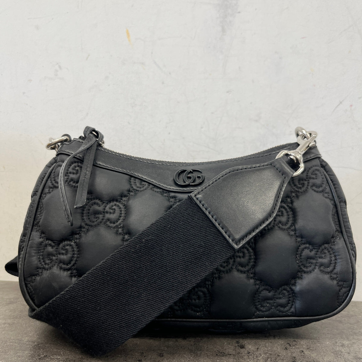 Women's Small GG Matelassé Crossbody Bag Black - Photo 13