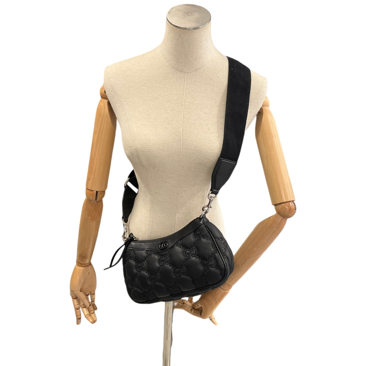 Women's Small GG Matelassé Crossbody Bag Black - Photo 2