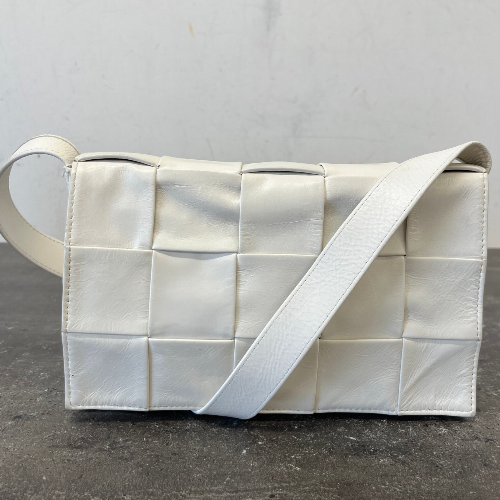 Women's Intrecciato Woven Cassette Bag White - Photo 12