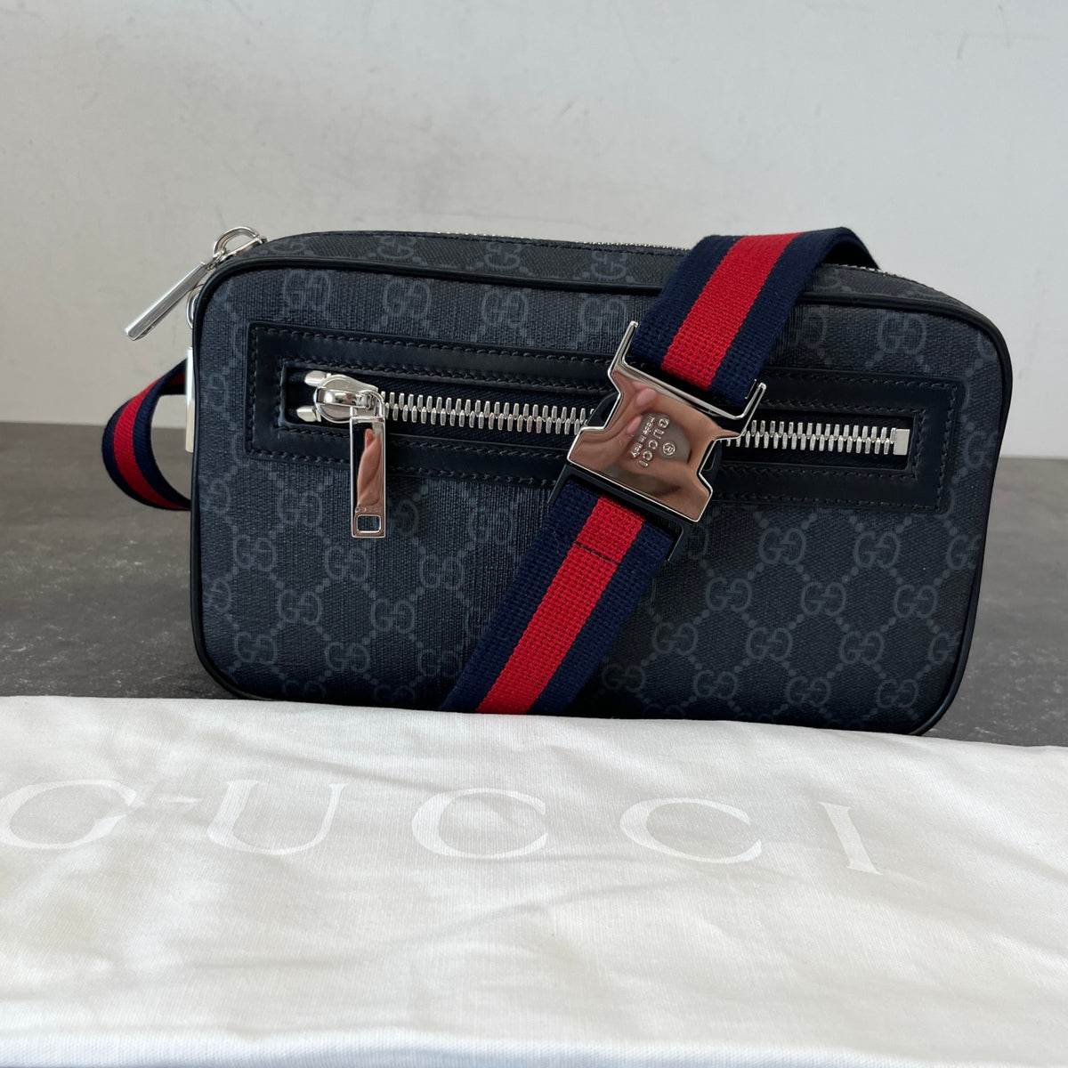Men's GG Supreme Belt Bag Black - Photo 13
