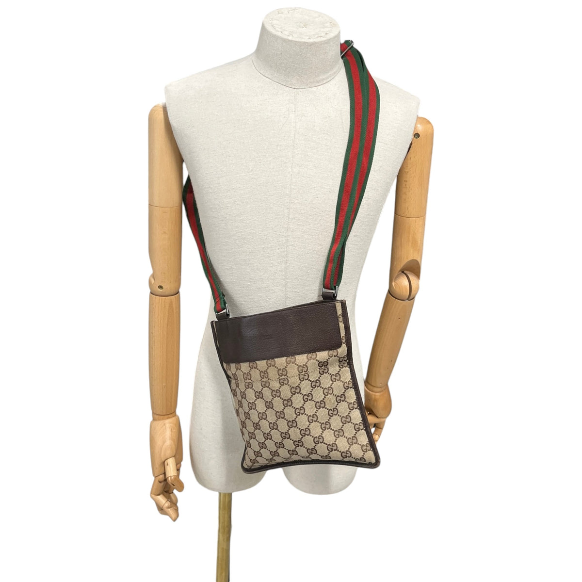 Men's GG Supreme Messenger Bag Beige - Photo 2
