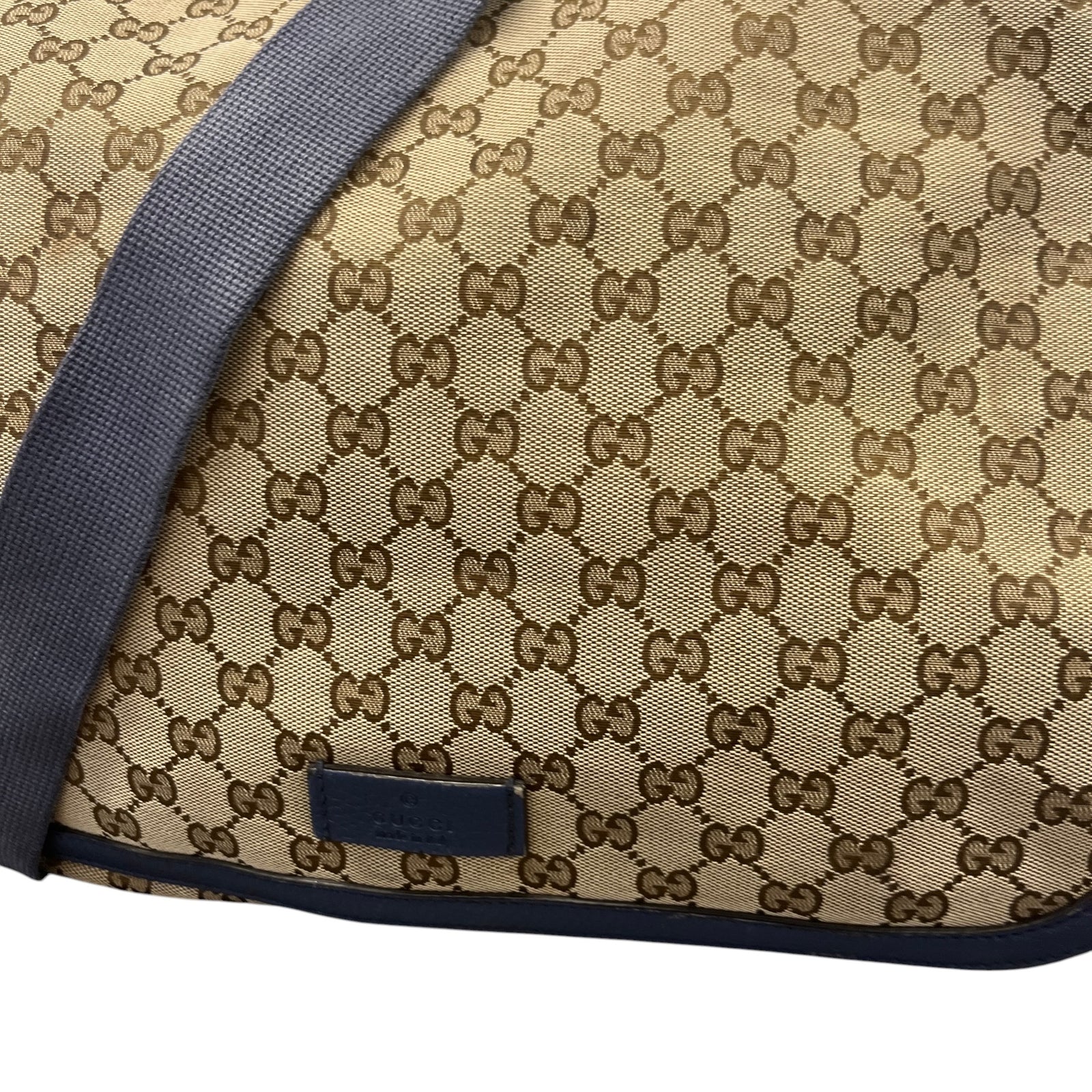 Women's GG Supreme Baby Changing Crossbody Bag Beige - Photo 11