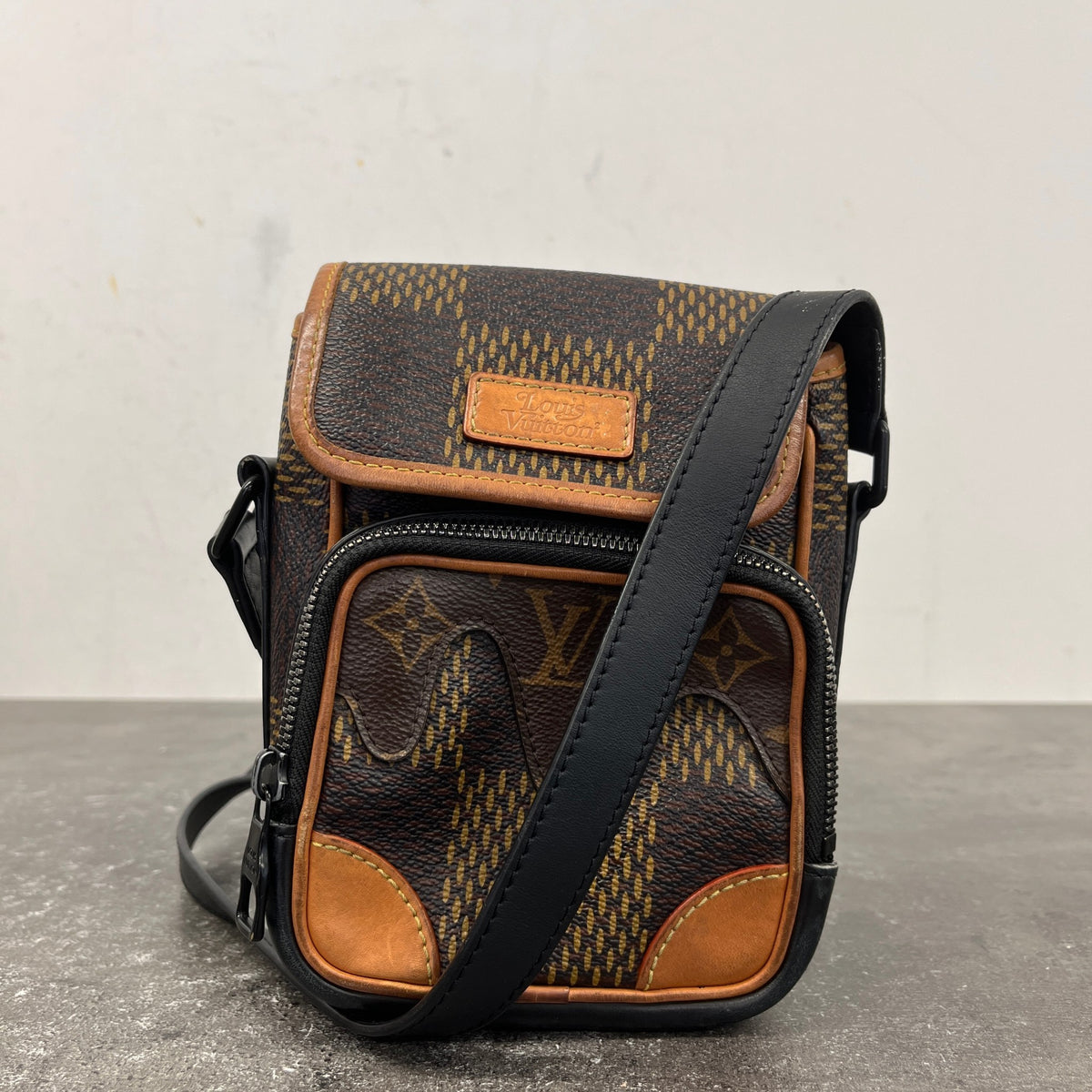 Men's X Nigo Nano Amazone Messenger Bag Brown - Photo 11