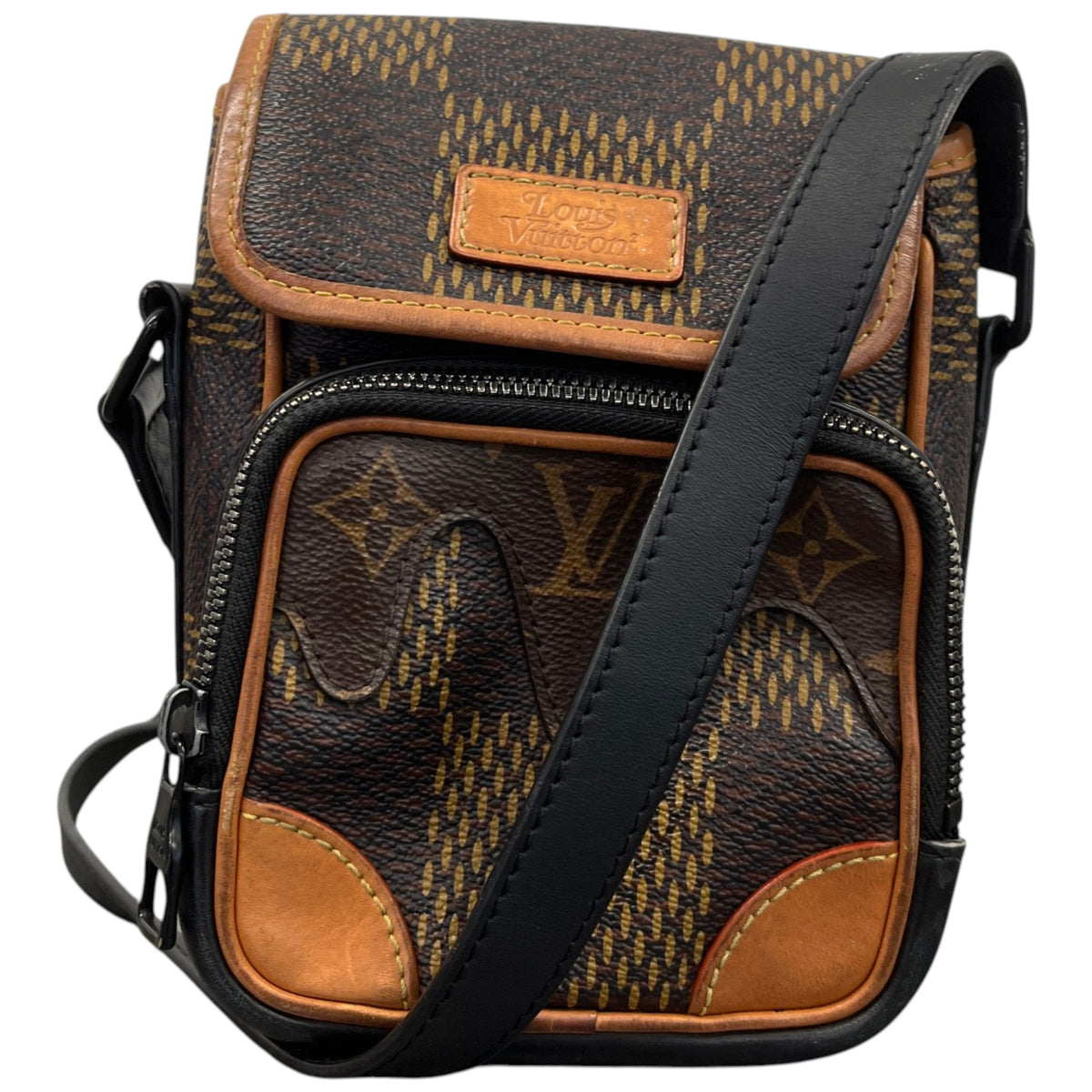 Men's X Nigo Nano Amazone Messenger Bag Brown - Photo 1