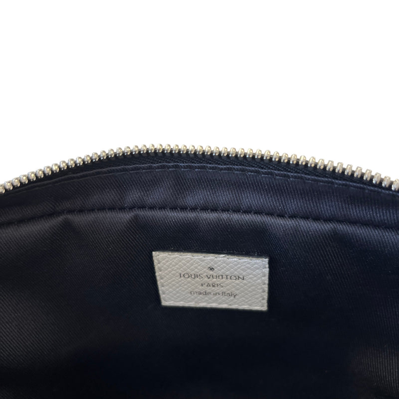 Men's Monogram Taiga outdoor Messenger Bag Grey