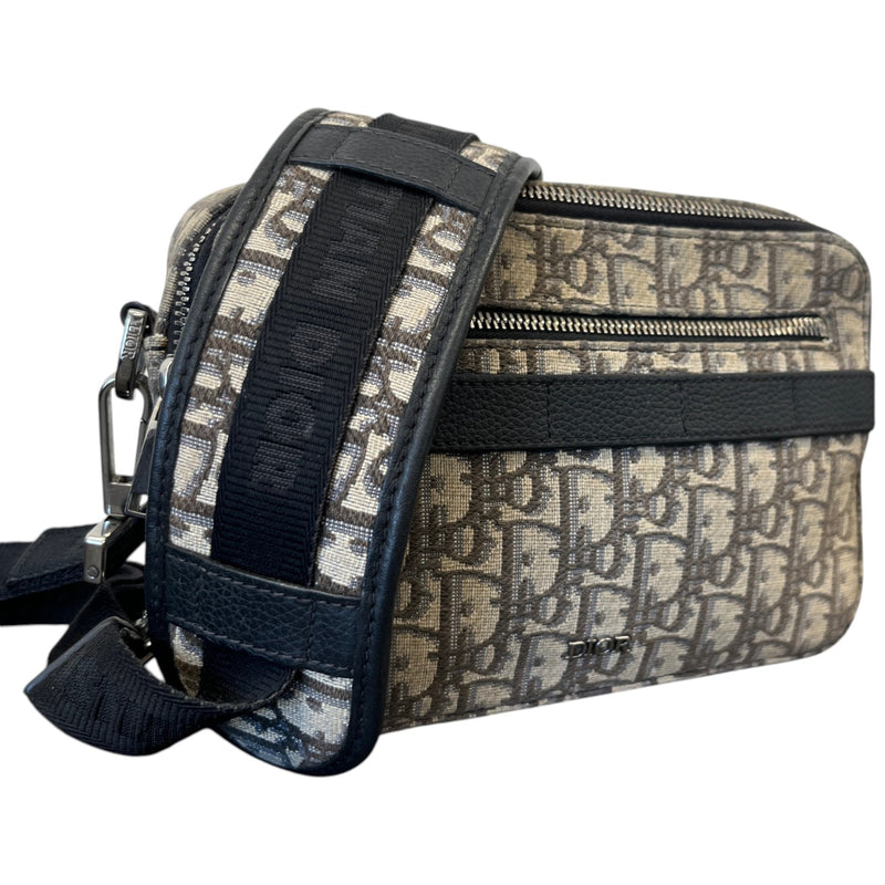 Men's Oblique Safari Messenger Bag Brown