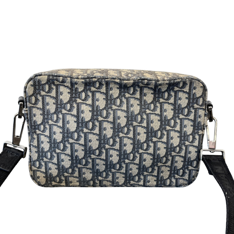 Men's Oblique Safari Messenger Bag Brown