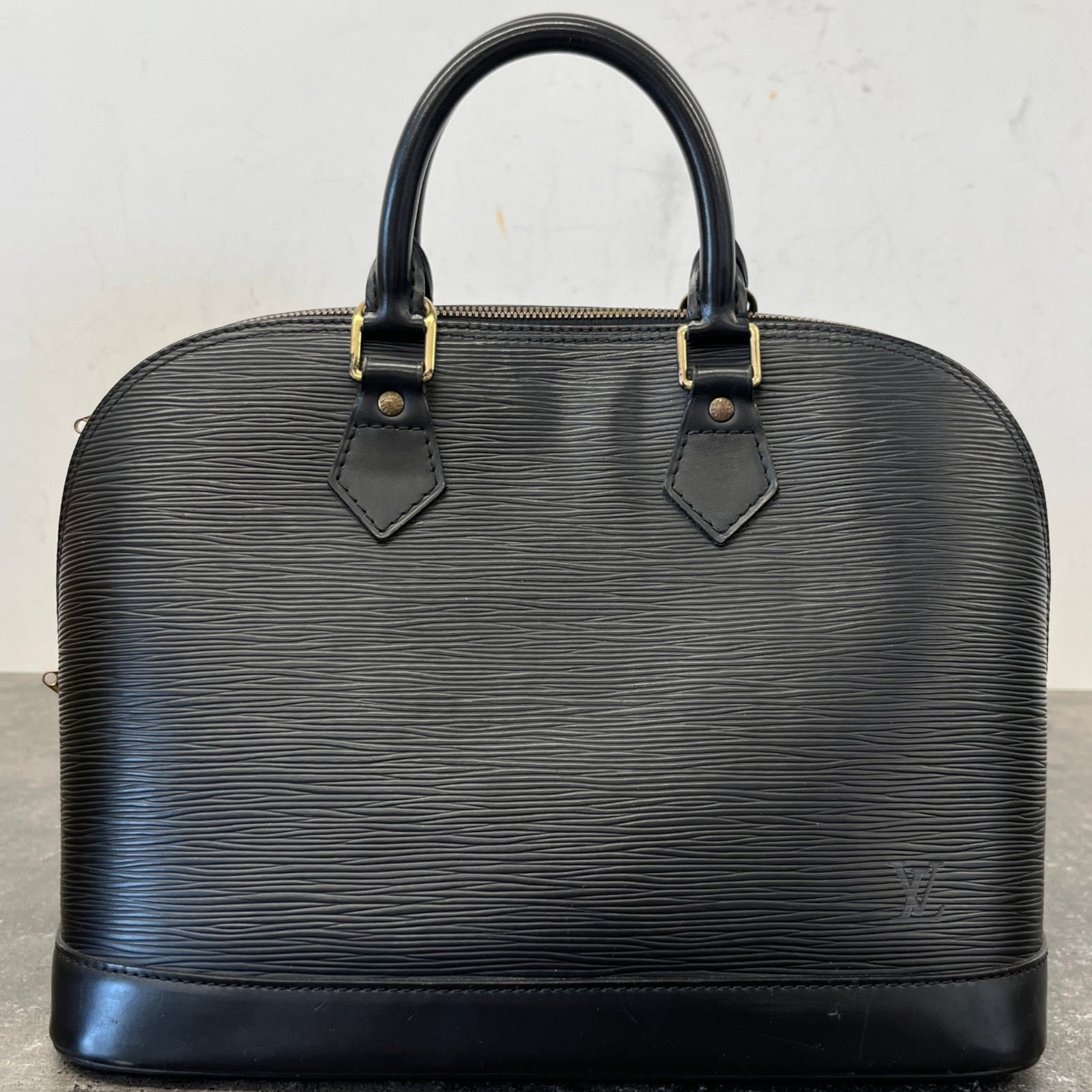 Women's Alma Epi Handbag Black - Photo 13