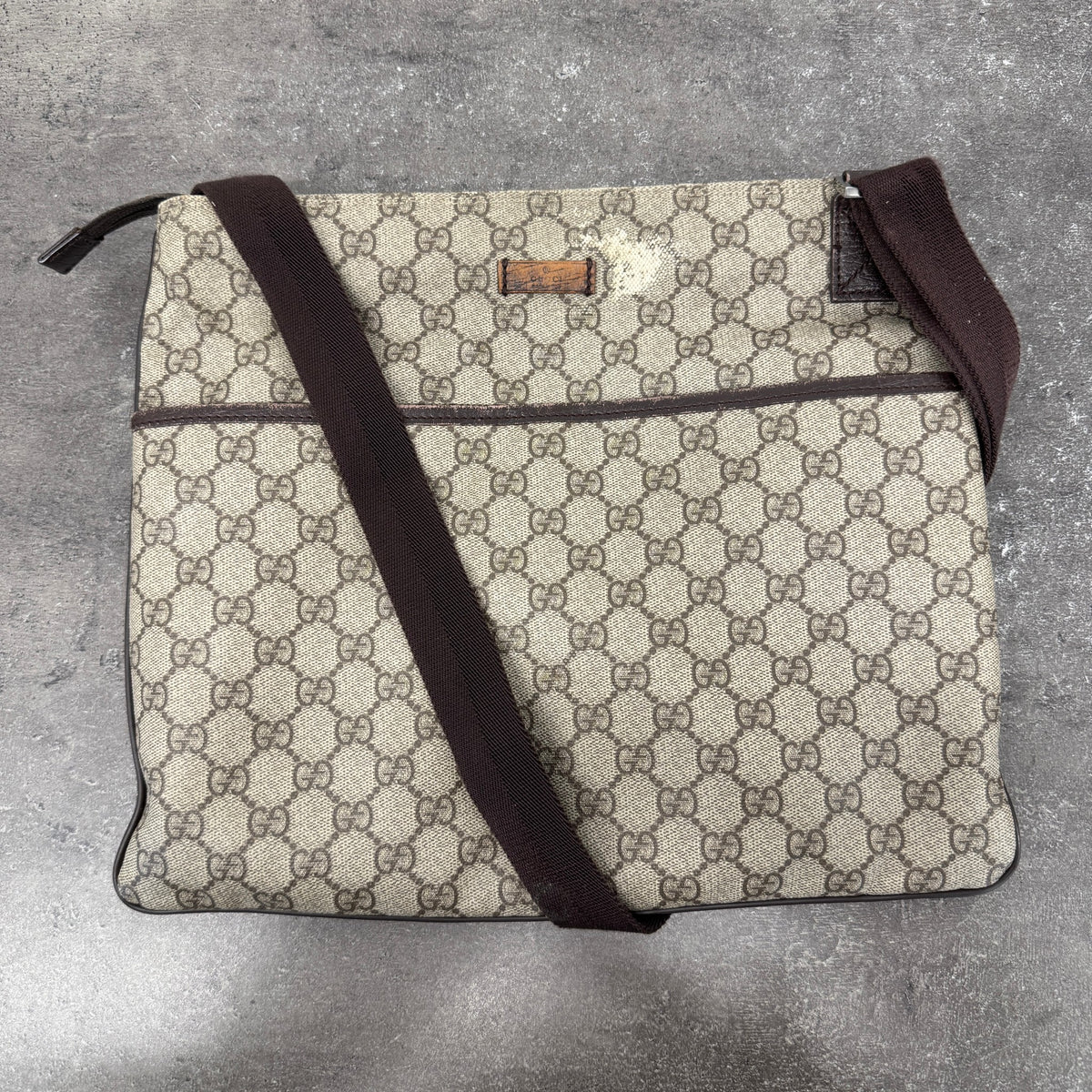 Men's GG Supreme Messenger Bag Beige - Photo 15
