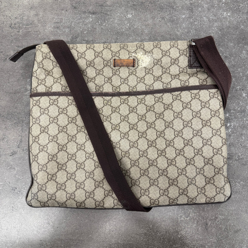 Men's GG Supreme Messenger Bag Beige