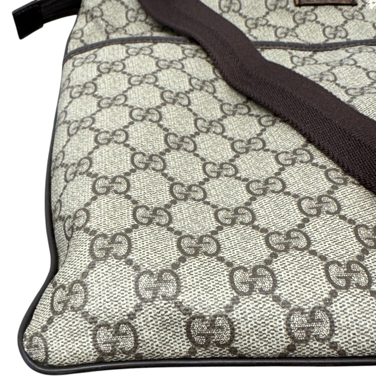 Men's GG Supreme Messenger Bag Beige - Photo 6