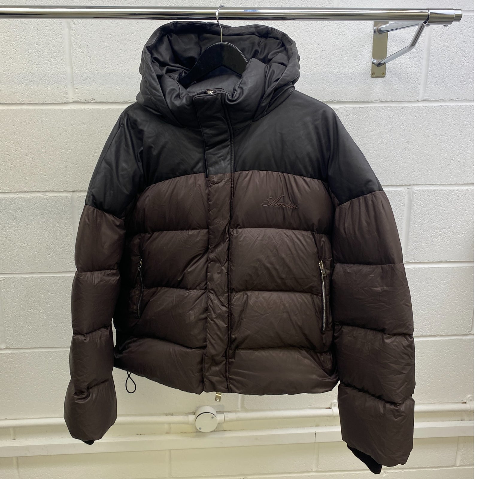Men's Embroidered Logo Down Jacket Brown Size M - Photo 9