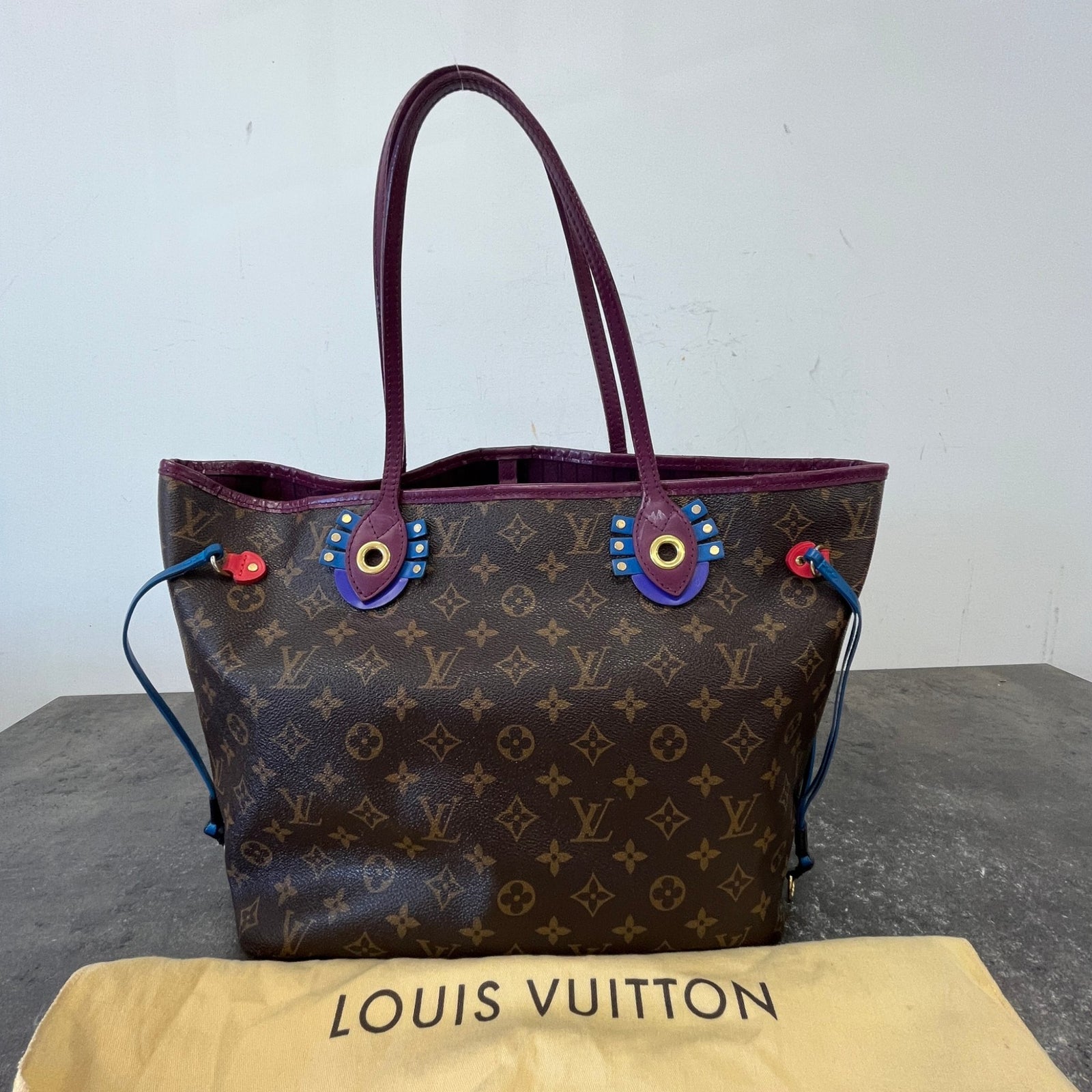 Women's Monogram Totem Neverfull MM Handbag Brown - Photo 13