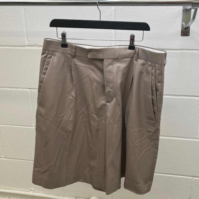 Men's Tapered Suit Shorts Beige Size XL / W36