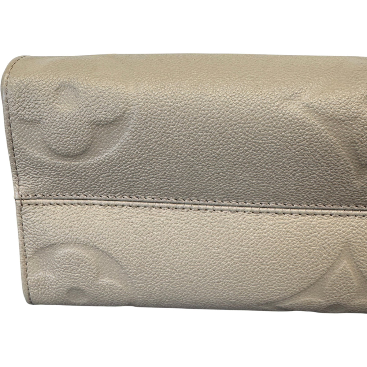 Women's Monogram OnTheGo MM Handbag Beige - Photo 8