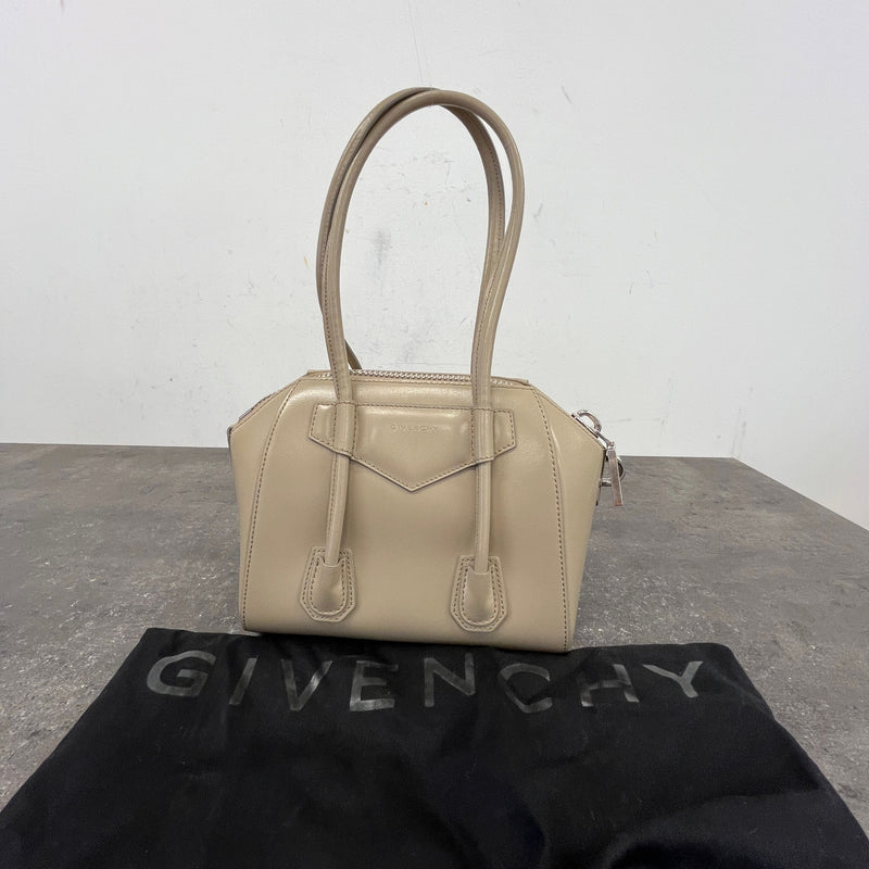 Women's Antigona Handbag Beige