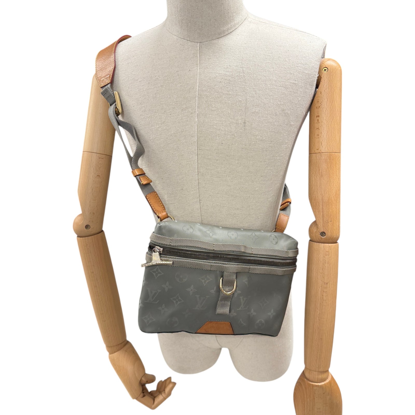 Men's Monogram PM Titanium Messenger Bag Green - Photo 2