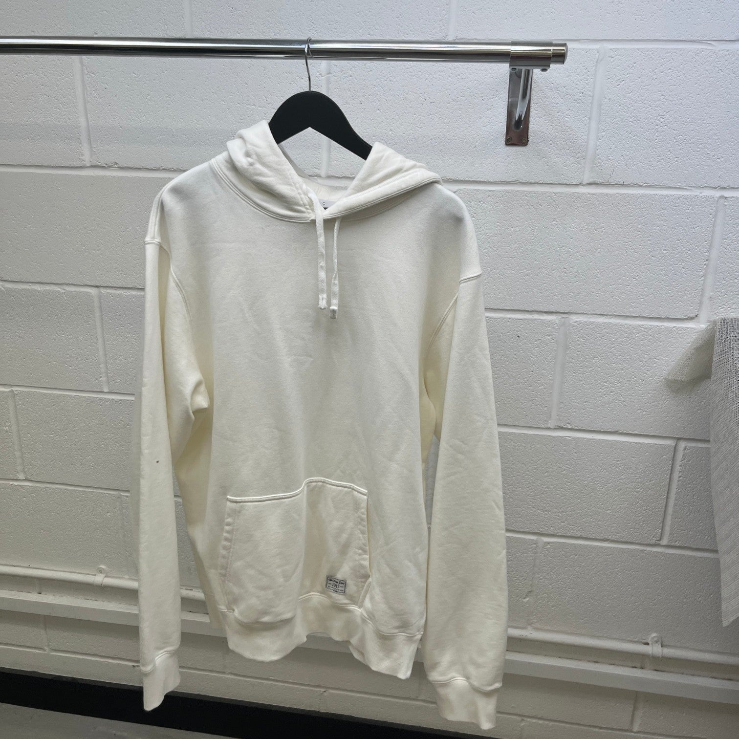 Men's 1947 Ave Montaigne Hoodie White Size XL - Photo 10