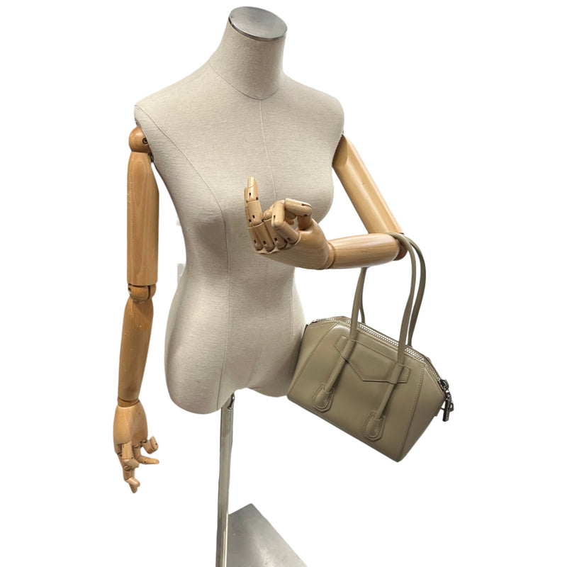 Women's Antigona Handbag Beige