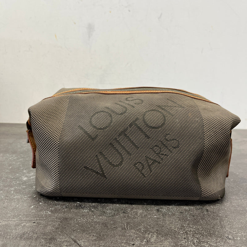 Men's Damier Geant Albatros Toiletry Bag Khaki