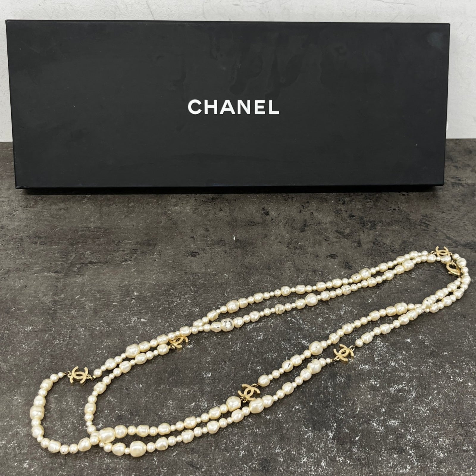 Women's Long Pearl Necklace Cream - Photo 8