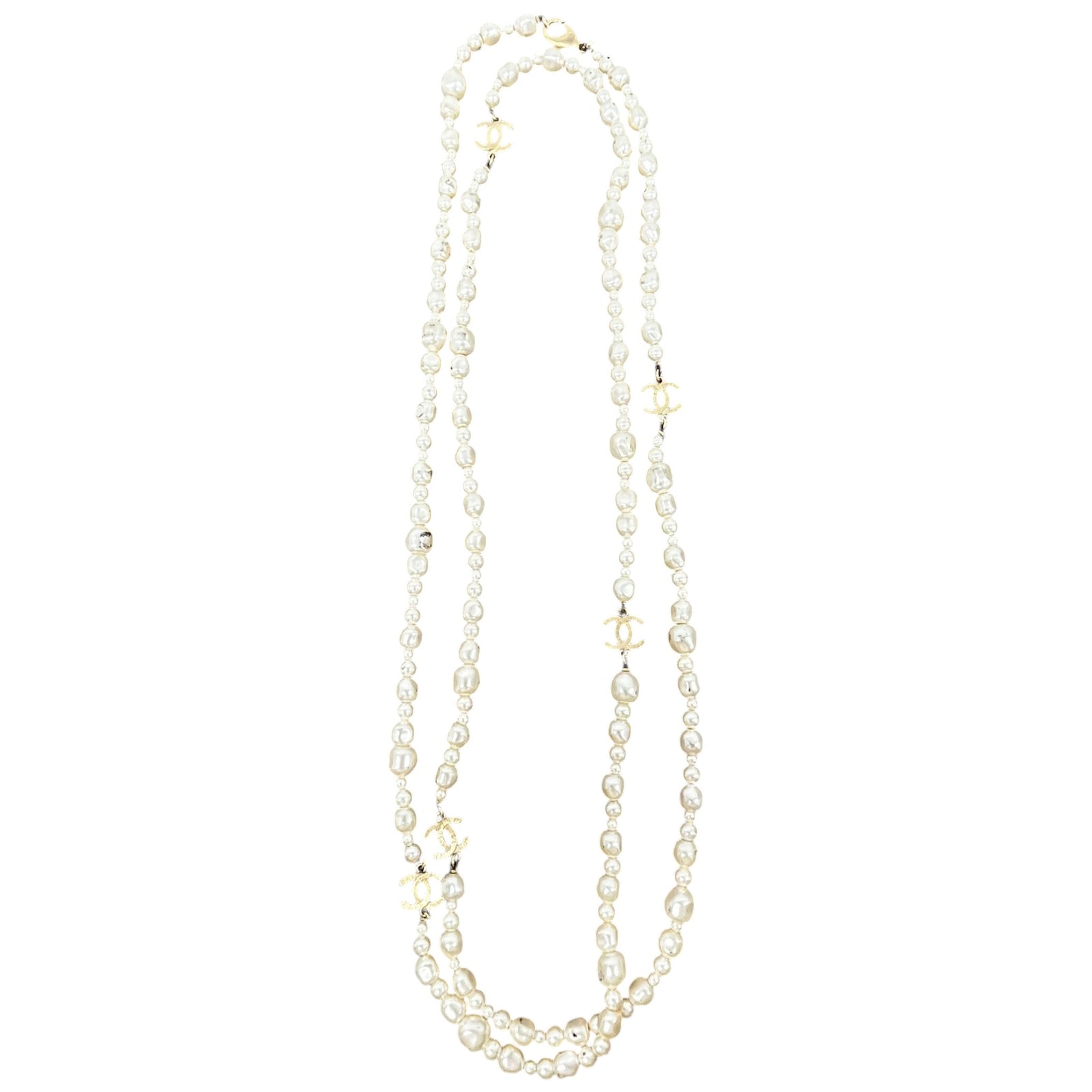 Women's Long Pearl Necklace Cream - Photo 1