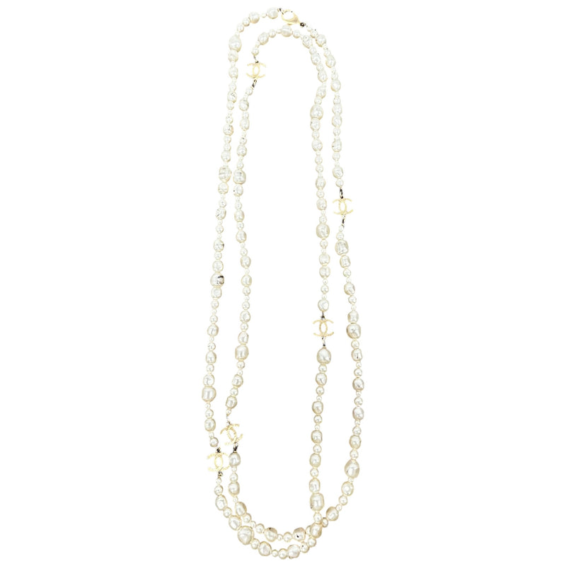 Women's Long Pearl Necklace Cream
