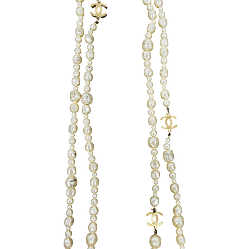 Women's Long Pearl Necklace Cream