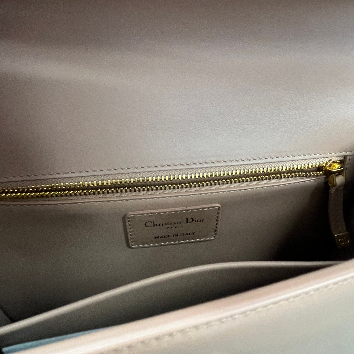 Women's 30 Montaigne Handbag Nude - Photo 11