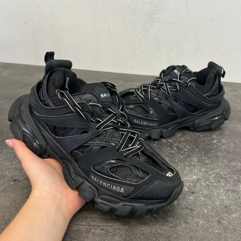 Women's Track Low Trainers Black Size EU 37 / UK 4