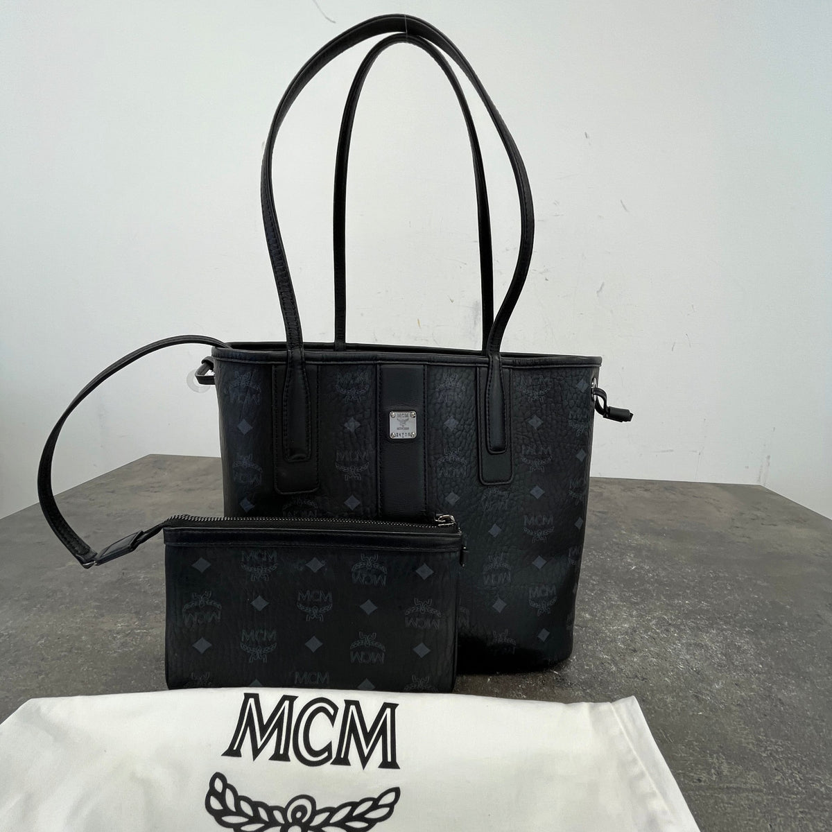 Women's Liz Tote Small Handbag Black - Photo 15
