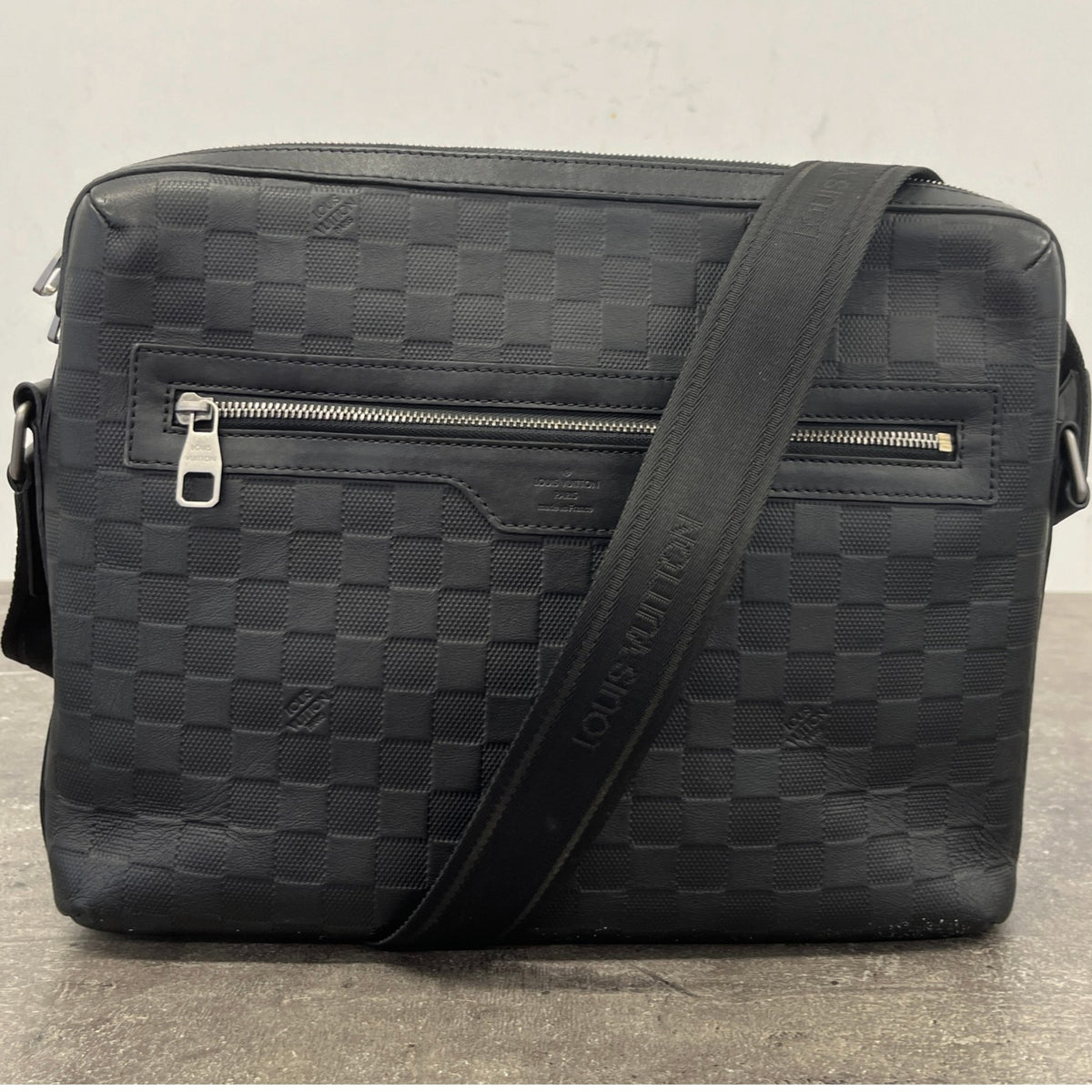 Men's Damier Infini Calypso MM Messenger Bag Black - Photo 13
