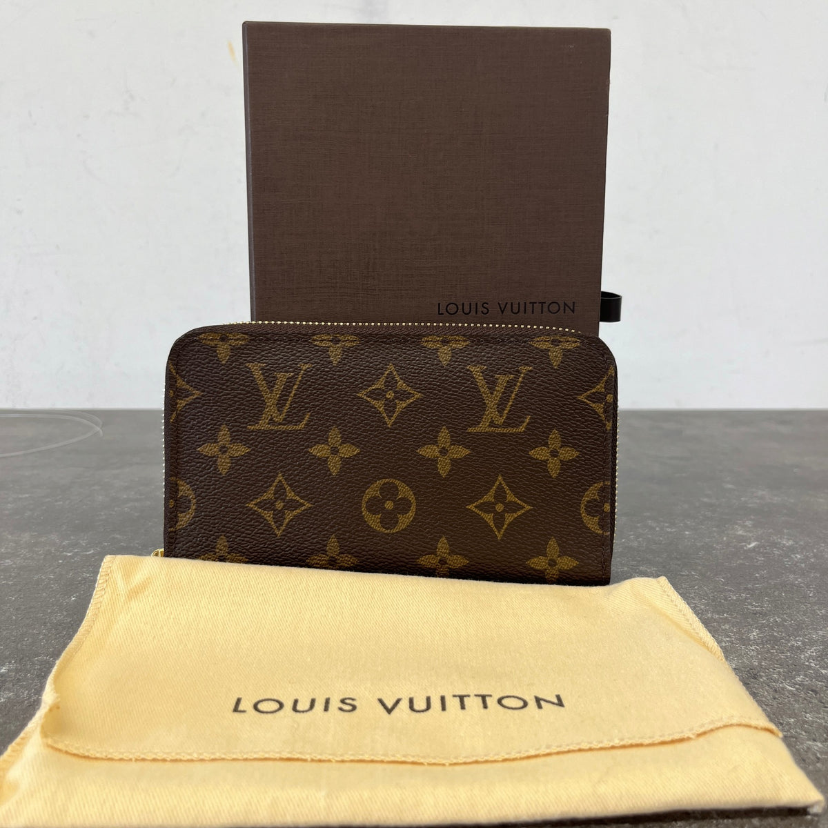 Women's Monogram Zippy Wallet Brown - Photo 11