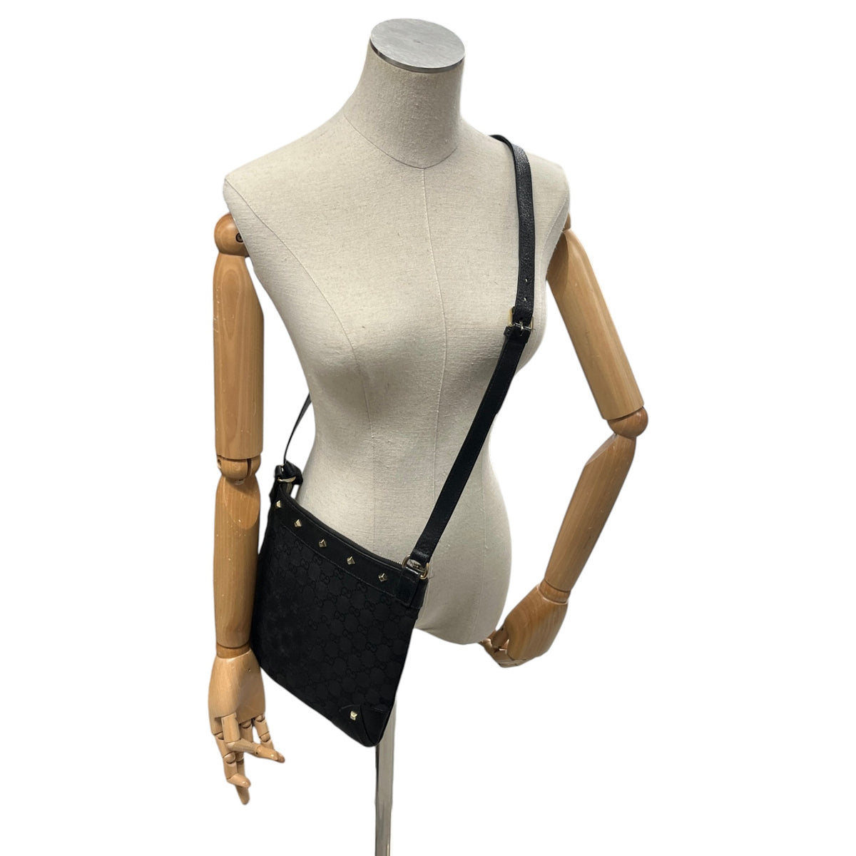 Women's GG Supreme Stud Crossbody Handbag Black - Photo 2