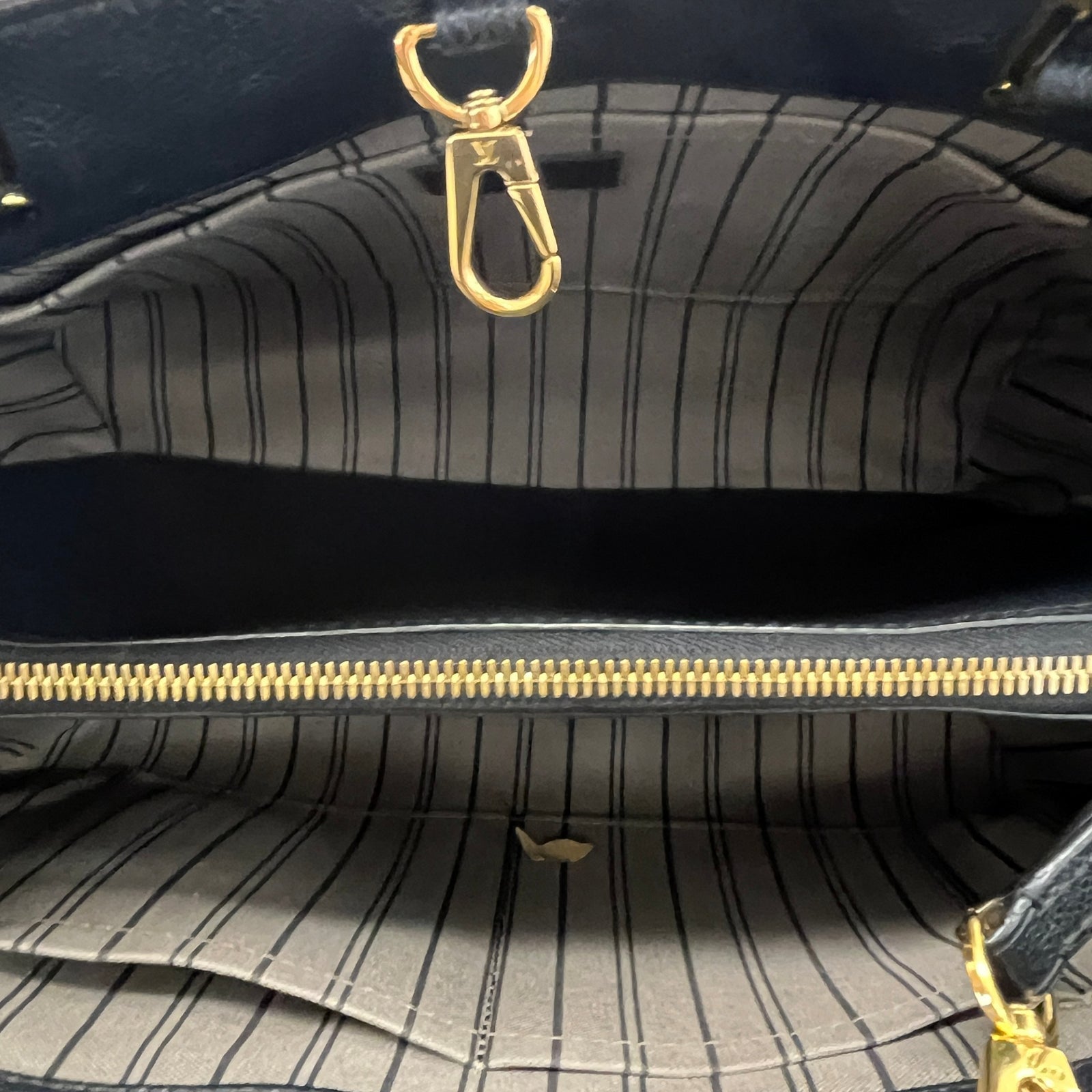 Women's Monogram Empreinte Montaigne Handbag Black - Photo 12