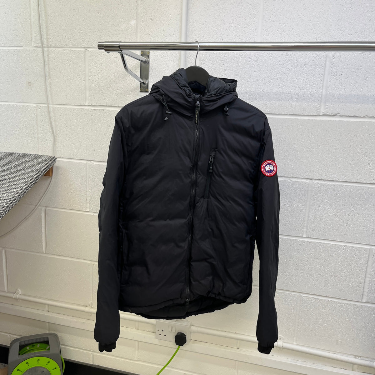 Men's Lodge Hoody Down Jacket Black Size L - Photo 9
