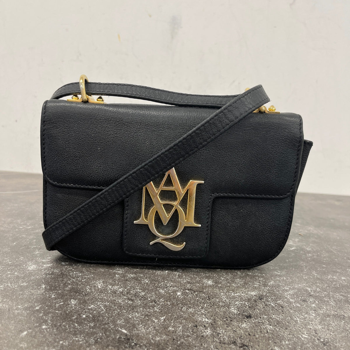 Women's Insignia Crossbody Bag Black - Photo 12