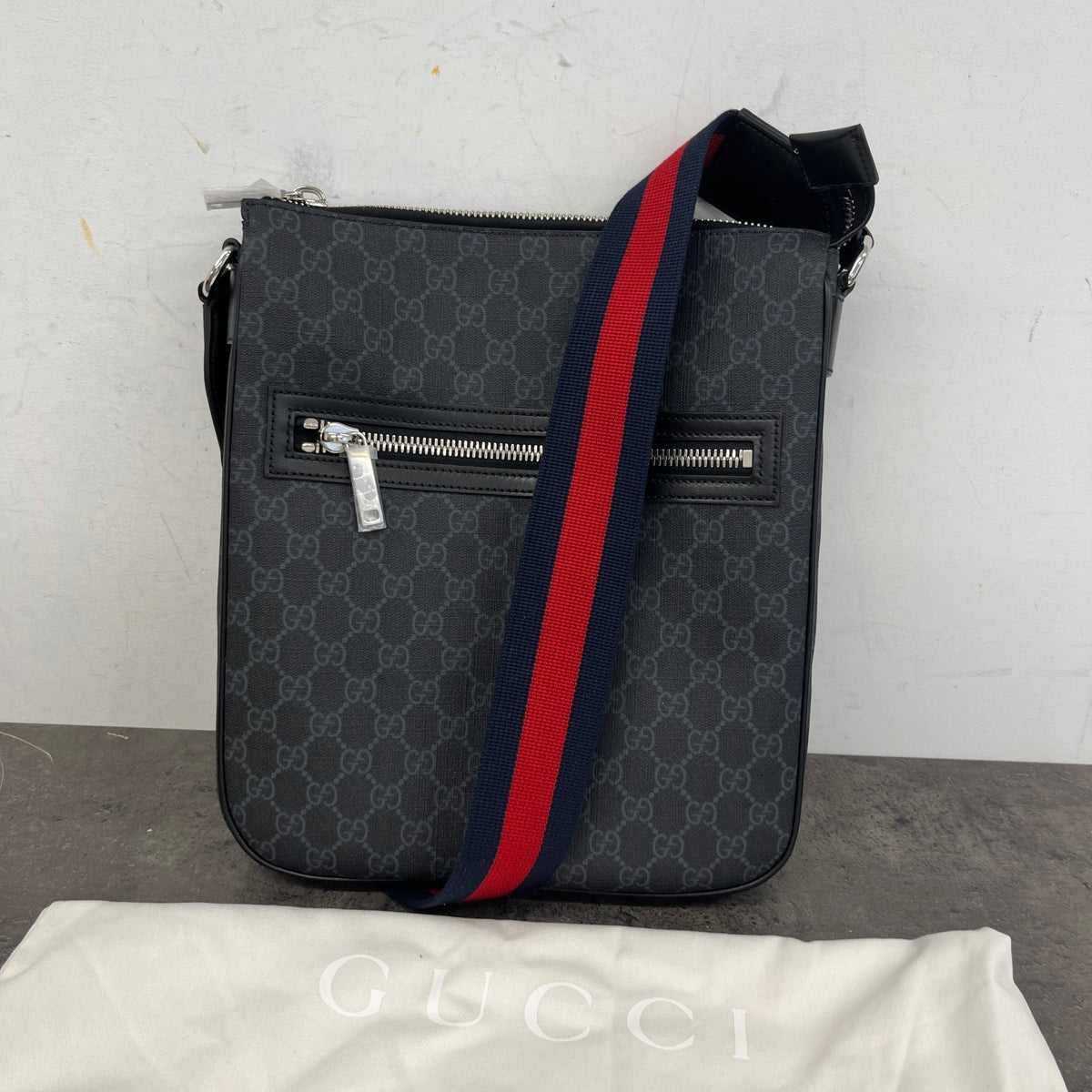 Men's GG Supreme Web Messenger Bag Black - Photo 13