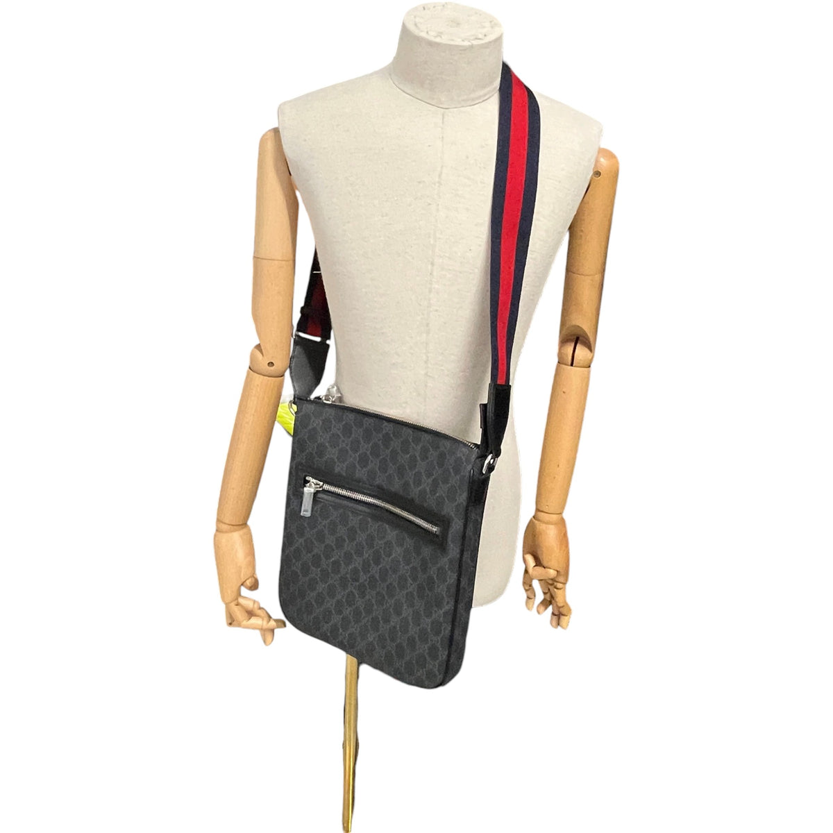 Men's GG Supreme Web Messenger Bag Black - Photo 2