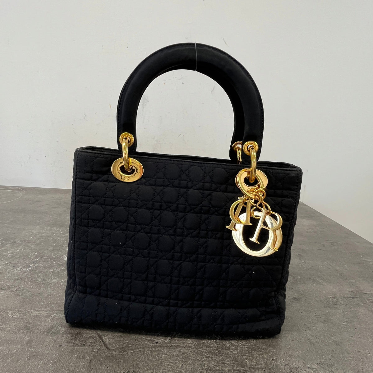 Women's Medium Lady Dior Handbag Black - Photo 14