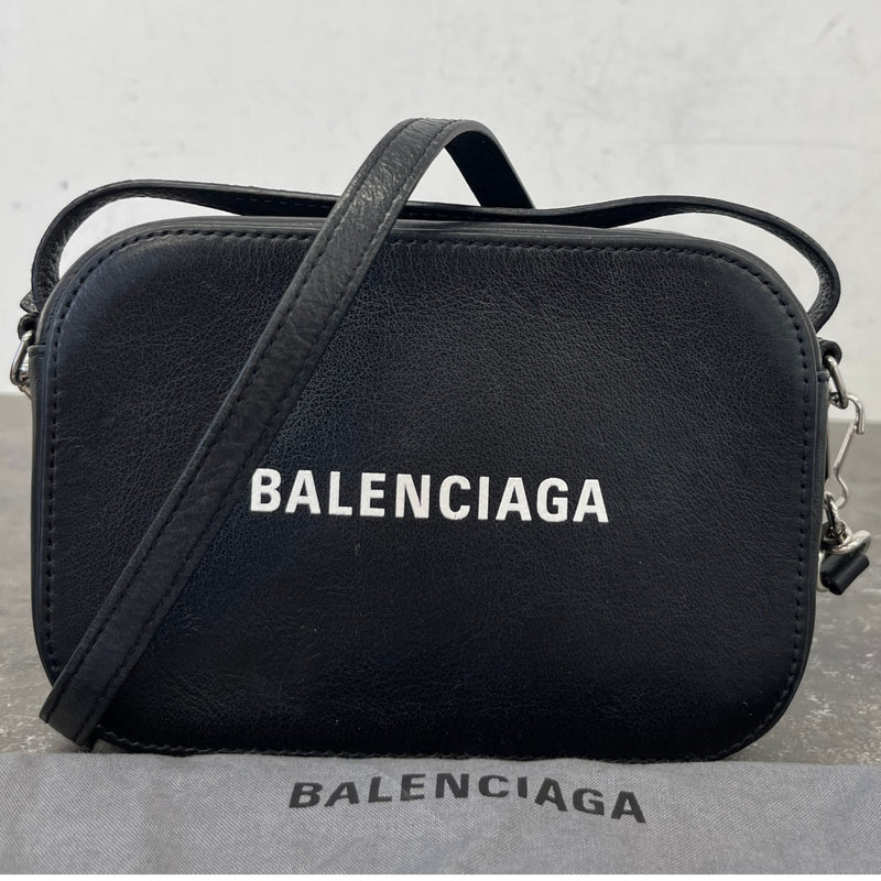 Women's Small Everyday Camera Bag Black