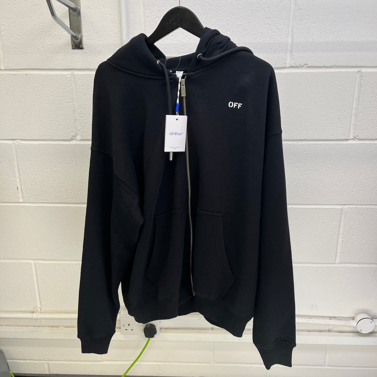 Men's Arrow Logo Hoodie Black Size L - Photo 7